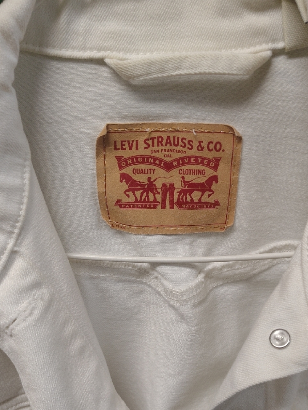 Levi's Women's White Denim Jacket - Picture 2 of 4
